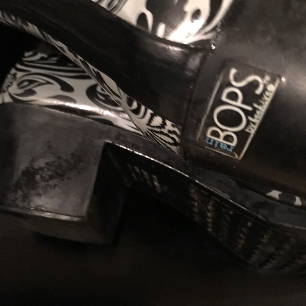 Boots - Picture 3 of 3